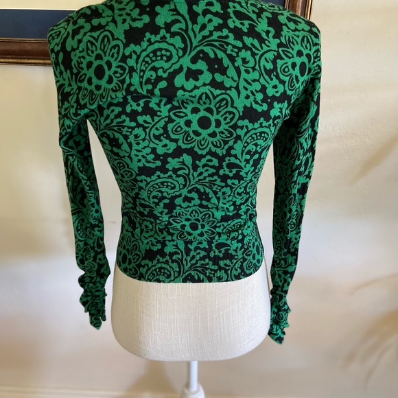 🦋 = 2 for $15.  INC Cardigan sweater - Picture 3 of 6